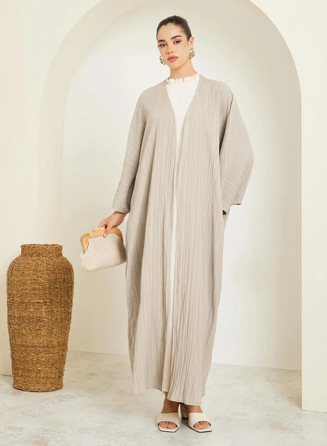 أميرة عباية بتفاصيل بارزة الملمس